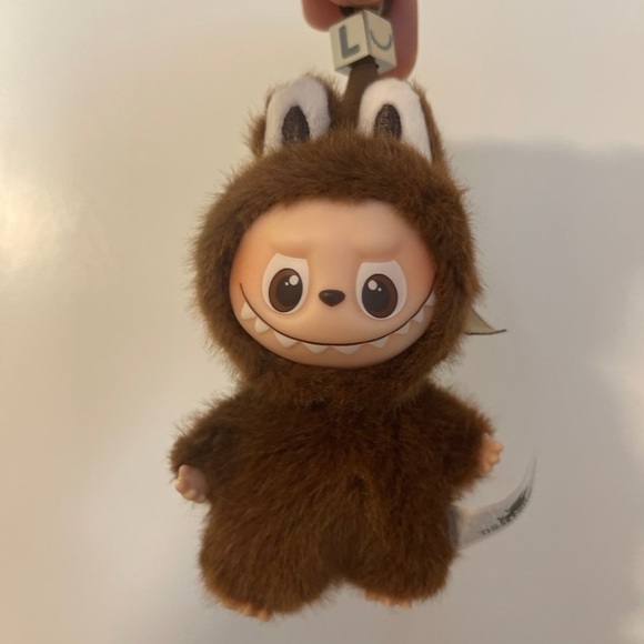 Pop Mart Pin for Love L Labubu - Picture 3 of 11